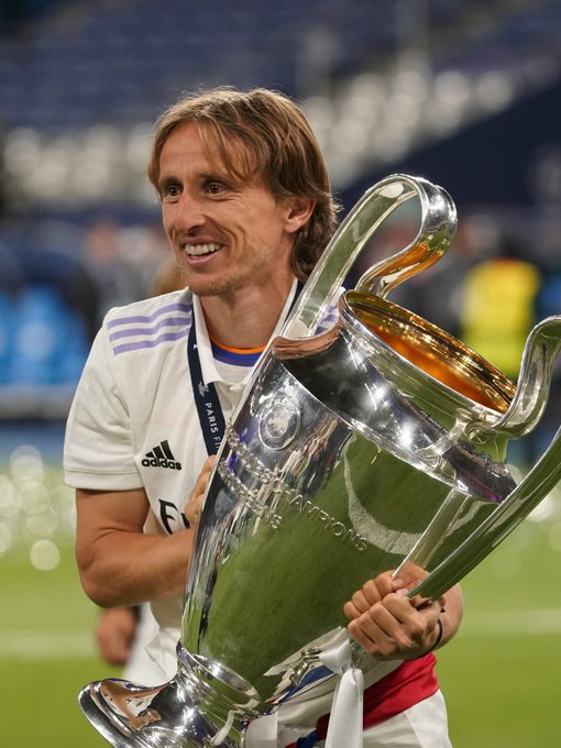 赵心童轰2杆破百5-2罗伯逊 夺利雅得锦标赛冠军